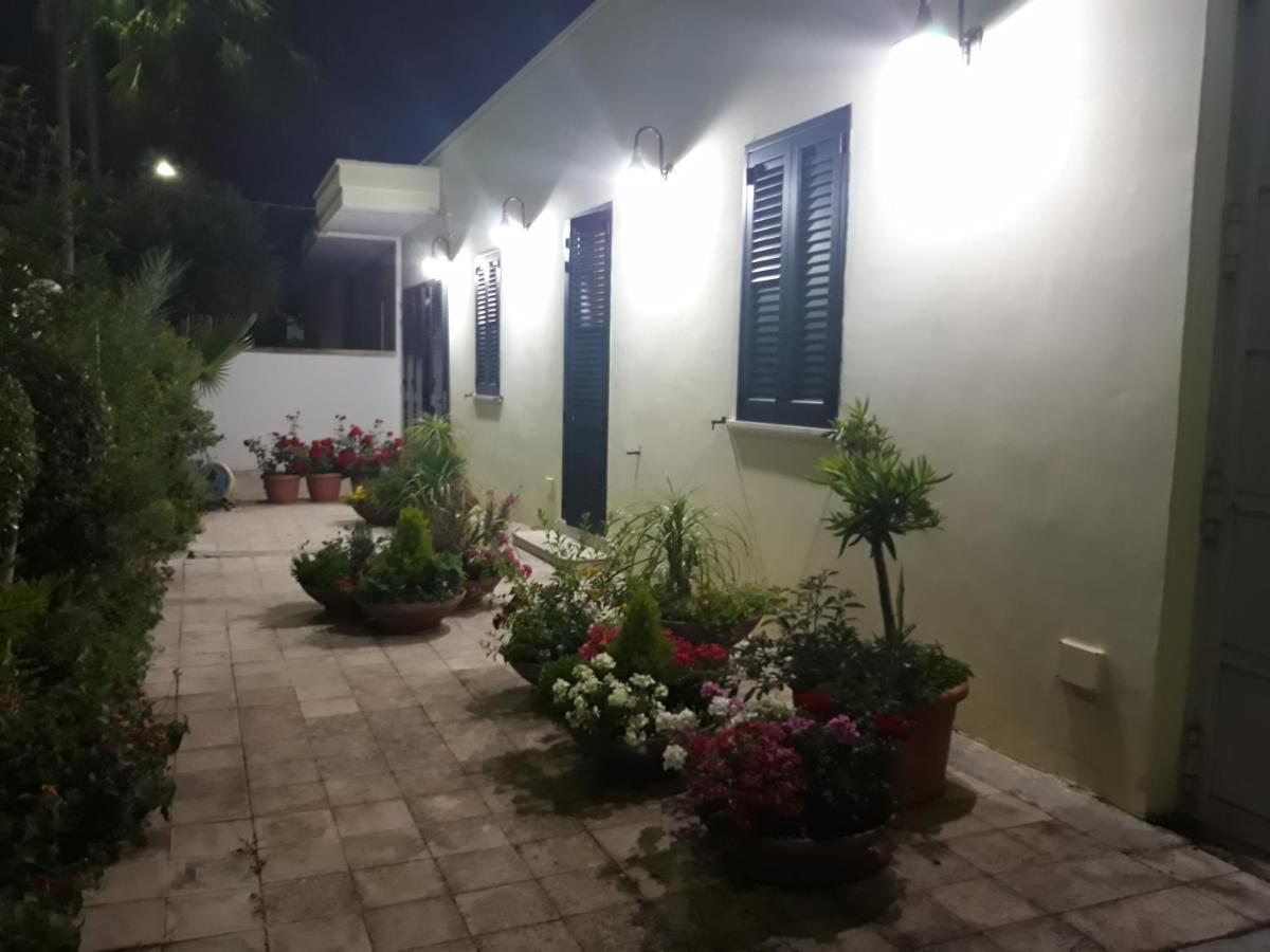 Monolocale Da Anna Lägenhet Porto Cesareo Exteriör bild